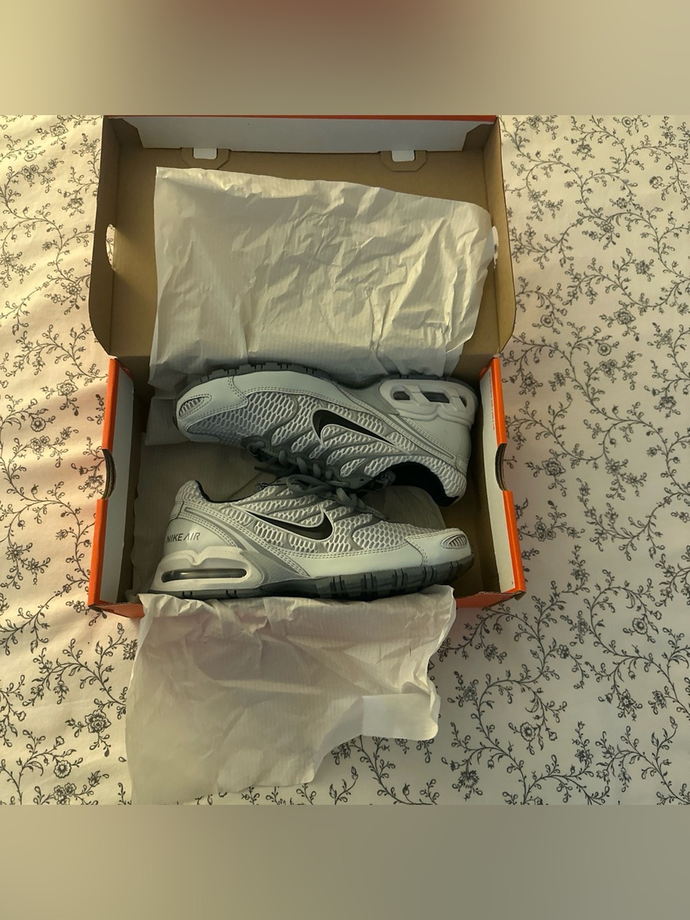Women’s  Gray/Black Air Max-Style Athletic Shoes open to any offers. - Picture 8 of 9